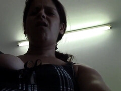 Leie, Braunhaarige, Geile alte tussi, Handjob, Masturbation, Pov, Taboo, Titten