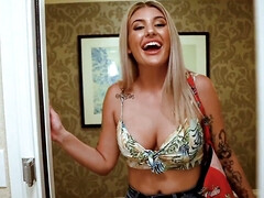 18 jahre, Grosser schwanz, Kehlenfick, Hundestellung, Handjob, Lecken, Schreiend, Jungendliche (18+)