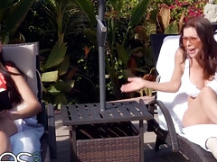 Grosser schwanz, Grosse titten, Blasen, Hardcore, Hd, Interrassisch, Mutti, Muschi