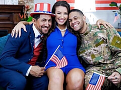 Grosser arsch, Grosser schwanz, Grosse titten, Blasen, Braunhaarige, Hundestellung, Milf