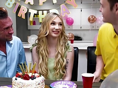 18 jaar, Lieveling, Blond, Pijpbeurt, Likken, Natuurlijke tieten, Orgasme, Mager