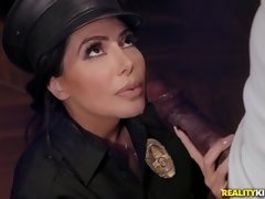 Verga grande, Garganta profunda, Interracial, Lamidas, Policía, Coño, Montar, Sexo fuerte