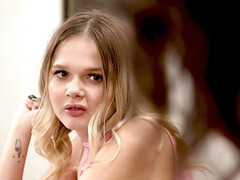 18 летние, Блондинки, Черненькие, Сидя на лице, Пальцем, Хд, Натуральные сиськи, Киски