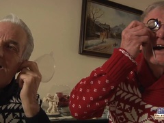 Blonde, Sucer une bite, Double pénétration, Doigter, Masturbation, Infirmière, Avaler, Plan cul à trois