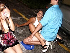 Club, Penetracion con dedos, Besar, Lesbiana, Masturbación, Coño, Afeitado, Flaco