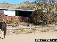 Grosser arsch, Grosser schwanz, Grosse titten, Braunhaarige, Milf, Mutti, Muschi, Stiefmutter