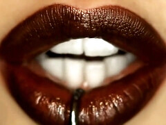 Grosse bite, Brunette brune, Plantureuse, Gorge profonde, Poilue, Hard, Masturbation, Nénés