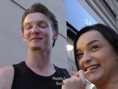 Blasen, Freund, Braunhaarige, Paar, Gehörnter ehemann, Spiele, Geld, Pov