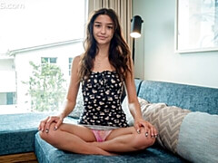 18 ans, Cul, Brunette brune, Doigter, Masturbation, Seins naturels, Maigrichonne, Dénudage