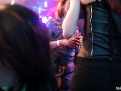 Grosse titten, Blasen, Gruppe, Handjob, Hardcore, Milf, Muschi, Jungendliche (18+)