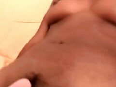 18 ans, Gros seins, Noire, Plantureuse, Doigter, Pov, Rasée, Allumeuse