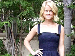 Bruinharig, Beroemdheid, Masturbatie