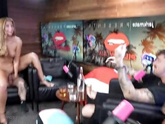 In den arsch, Blondine, Blasen, Fetisch, Hardcore, Lesbisch, Reif