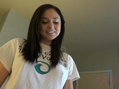 Enthousiasteling, Pijpbeurt, Voeten, Latijnse vrouw, Doordringend, Geschoren, Tatoeage, Tieten likken