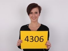 Leie, Vollbusig, Tschechisch, Hardcore, Selbstgemacht, Öffentlich, Kurzes haar, Titten