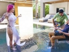 Grote kont, Grote mammen, Pijpbeurt, Hondjeshouding, Handbeurt, Moeder die ik wil neuken, Tatoeage, Tieten likken