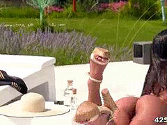 Anaal, Pijpbeurt, Masturbatie, Anaal likken, Geschoren, Tatoeage