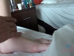 Leie, Blasen, Fingern, Fussjob, Handjob, Orgasmus, Piercing, Muschi