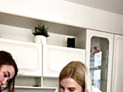 Большой член, Одетые девушки голые парни, Семяизвержение, Женское доминирование, Милф, Русские, Бритые, Втроем