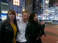 Asiatique, Grosse bite, Gros seins, Sucer une bite, Plantureuse, Seins naturels, Chatte, Nénés