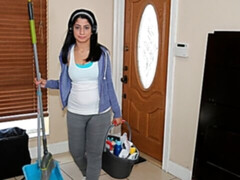 Arabe, Culo grande, Morena, Lamidas, Mucama, Tetas naturales, Bragas