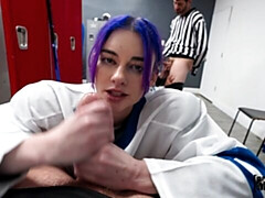 18 ans, Gros cul, Grosse bite, Sucer une bite, En levrette, Seins naturels, Adolescente, Nénés