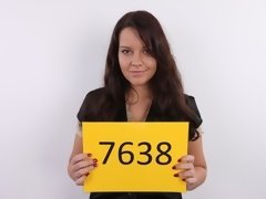 Amateur, Sucer une bite, Brunette brune, Rondelette, Tchèque, Fait maison, Huilée, Pov