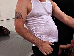 Grosser schwanz, Blasen, Cfnm, Aufs gesicht abspritzen, Deutsch, Milf, Flotter dreier, Titten