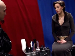 Pénétrer avec le poing, Gants, Hard, Latex, Lingerie, Chatte, Cheveux courts, Jarretelles