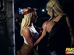 Большие сиськи, Блондинки, Минет, Британки, Секс без цензуры, Порнозвезда, Втроем, Сиськи