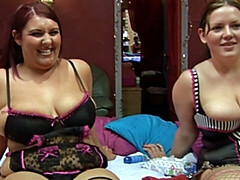 Belle grosse femme bgf, Sucer une bite, Britannique, Club, Groupe, Hd, Rasée, Jarretelles