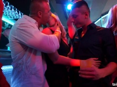 Sucer une bite, Dansant, Poupée, Hard, Interracial, Embrassement, Lesbienne, Léchez