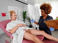 Médecin, En levrette, Noir ébène, Gants, Branlette thaïlandaise, Interracial, Léchez, Chevaucher