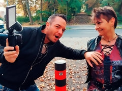 Amateur, Gros cul, Sucer une bite, En levrette, Branlette thaïlandaise, De plein air, Pov, Dénudage