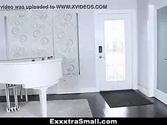 Tir de sperme, En levrette, Hd, Monstre, Rasée, Maigrichonne, Nénés, Uniforme