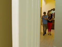 Salle de bains, Gros seins, Sucer une bite, Brunette brune, En levrette, Hd, Mère que j'aimerais baiser, Rasée