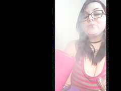 Belle grosse femme bgf, Rondelette, Grosse, Gothique, Fumer, Adolescente