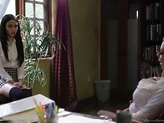 Cunnilingus, Hd, Lesbiana, Madres para coger, Mamá, Tetas naturales, Oficina, Coño