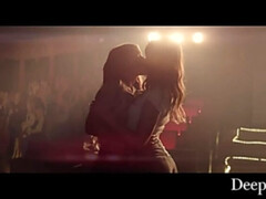 Consolador, Penetracion con dedos, Besar, Lamidas, Orgasmo, Flaco, Tetas, Juguetes