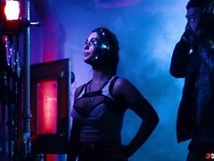 Gros cul, Grosse bite, Gros seins, Sucer une bite, Brunette brune, En levrette, Mère que j'aimerais baiser, Nénés