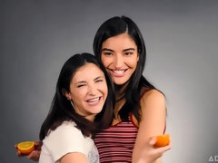 Cunnilingus, Penetracion con dedos, Lesbiana, Coño, Afeitado, Estriptis, Adolescente, Tetas