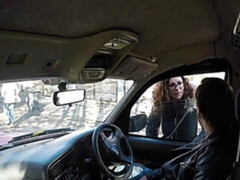 Enthousiasteling, Grote kont, Grote mammen, Pijpbeurt, Bruinharig, Auto, Masturbatie, Mager