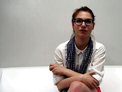 Enthousiasteling, Grote lul, Grote mammen, Gebondenheid, Sperma shot, Sperma in gezicht, Brillen, Tiener