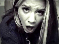 Kont, Oudere vrouw, Rijpe lesbienne, Kut duiken, Geschoren, Taboe, Strak, Tieten likken