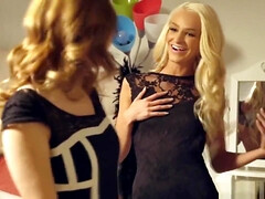 Blonde, Sucer une bite, En levrette, Hd, Masturbation, Rasée, Adolescente, Plan cul à trois