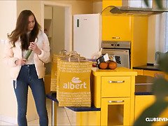 Grote lul, Pijpbeurt, Sperma shot, Daddy, Hondjeshouding, Likken, Schreeuwen, Tiener