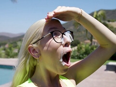 Blondine, Blasen, Spermaladung, Hundestellung, Fingern, Mutti, Natürlichen titten, Rasiert