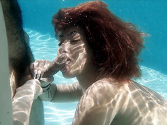 Nana, Brunette brune, Tir de sperme, Hard, Embrassement, Lesbienne, Plan cul à trois, Sous marin