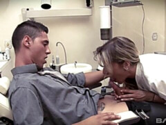 Gros cul, Grosse bite, Blonde, Sucer une bite, En levrette, Fille latino, Maigrichonne, Adolescente