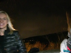 Amateur, Sucer une bite, Tromperie, Couple, En levrette, De plein air, Pov, Public